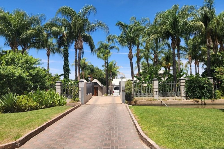 6 Bedroom Property for Sale in Middelpos Northern Cape